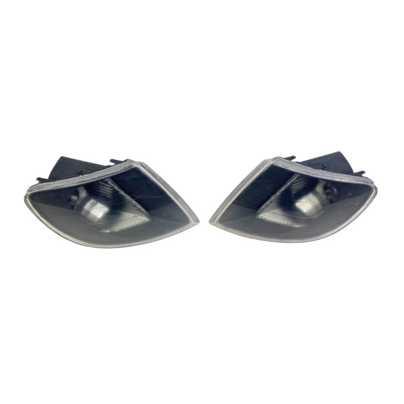 Renault - Safrane I phase 2 - Paire de clignotants avants - 88202836 - Finition complète