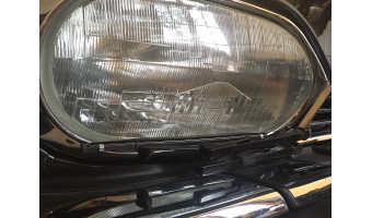 Jaguar - XJS - Fixation du bras de lave-phare - Finition complète