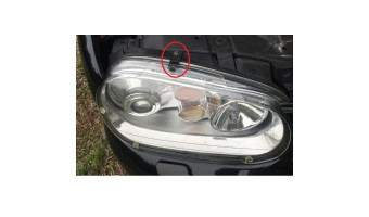 Volkswagen - Golf IV - Patte de protection de phare - Finition brute
